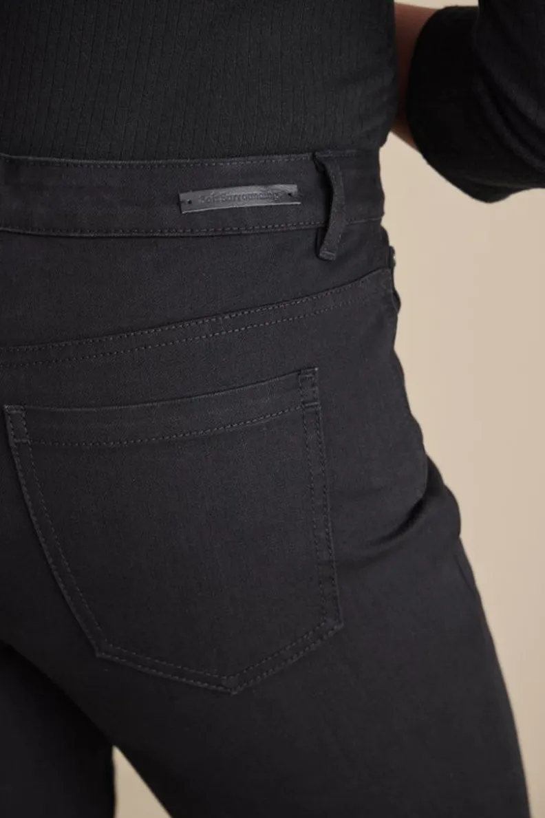 Jeans Soft Surroundings: Vaqueros Rectos en Denim Ultraconfort - Estilo Clásico que Acompaña Tu Movimiento