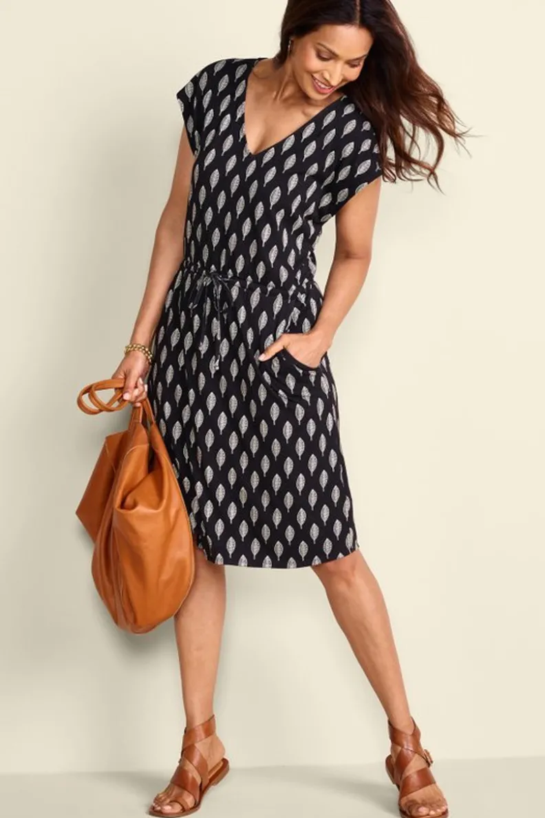 Vestido Corto Whitley con Estampado Tropical - Diseño Sofisticado de Hojas Exóticas por Soft Surroundings