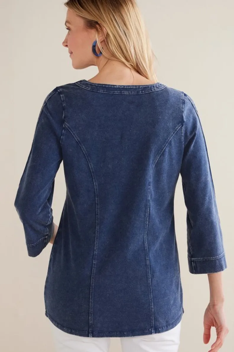 Blusas | Túnicas Casuales - Túnica Wilma en Denim Lavado de Punto Suave Color Azul Marino | Soft Surroundings