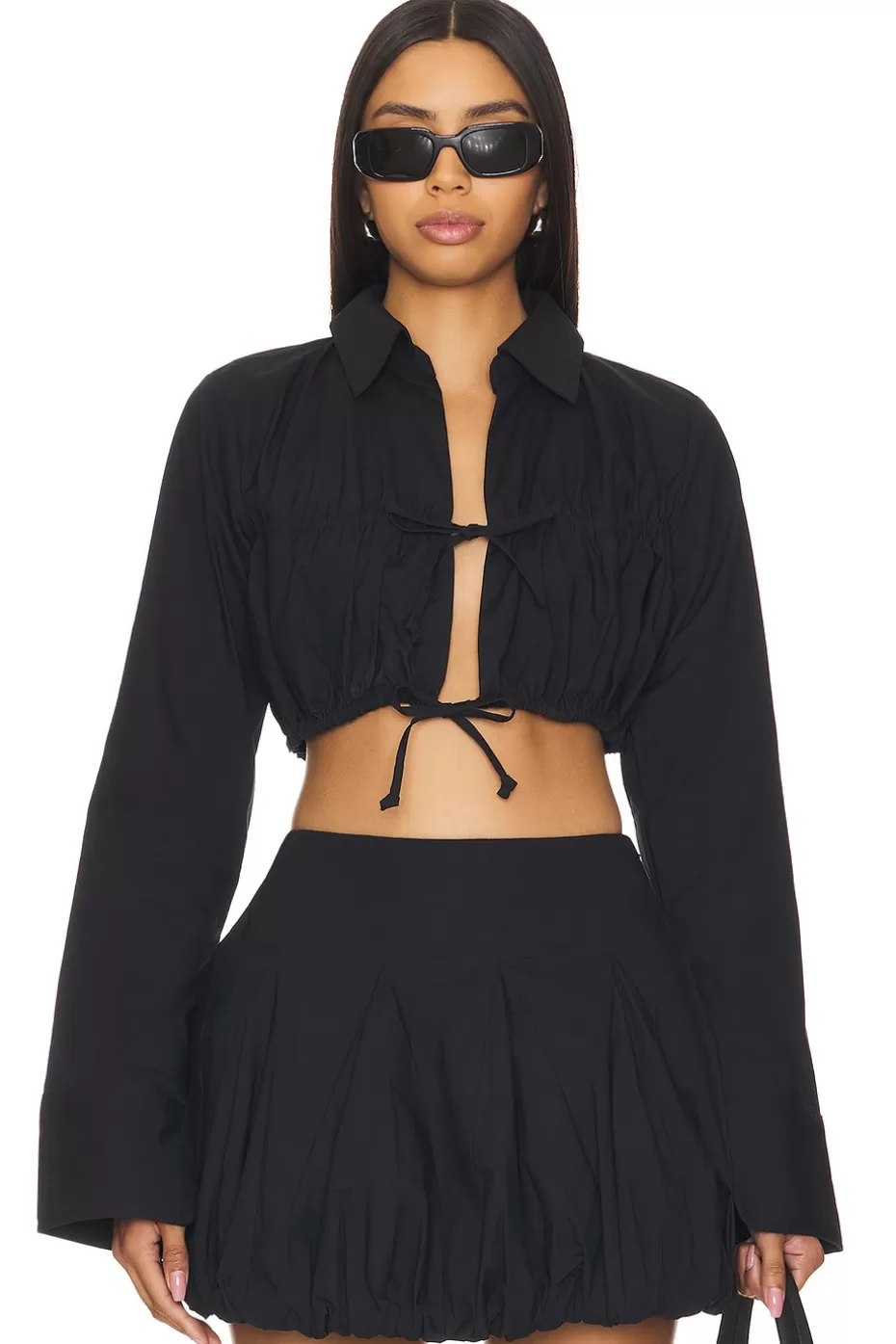 «Blusa Valerie: Diseño Exclusivo de Maggie MacDonald para Lovers + Friends - Edición Primavera»
