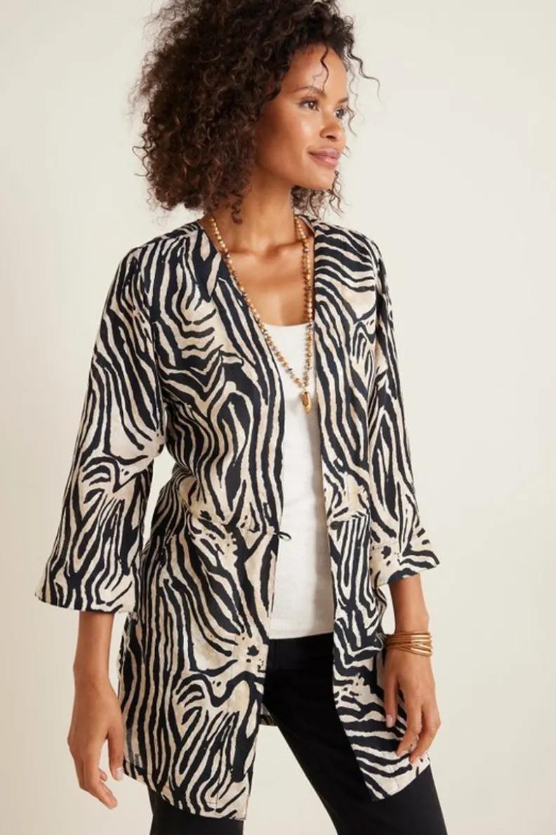 Chaleco acogedor Zella en tono marrón con estampado cebra - Diseño versátil de Soft Surroundings para jackets y abrigos