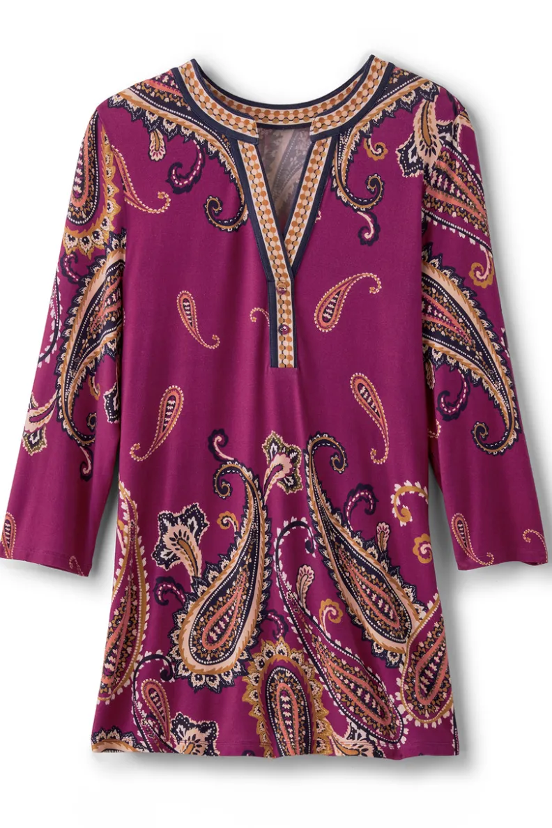 Túnica Estampada Zennia con Chal Aire Boho - Colección Primavera-Verano de Entornos Suaves  

Blusa Ligera con Diseño Floral y Pañuelo Coordinado - Estilo Osteria para Looks Casuales  

Túnica Fluyente Zennia en Algodón Orgánico + Chal de Gasa Ligero - Combinación Elegante  

Prenda Versátil Estampado Botánico con Accesorio Incluido - Inspiración Mediterránea de Soft Surroundings